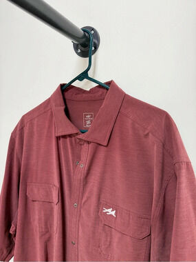 Two Dove Men's Short Sleeve Button Down in Red Like New